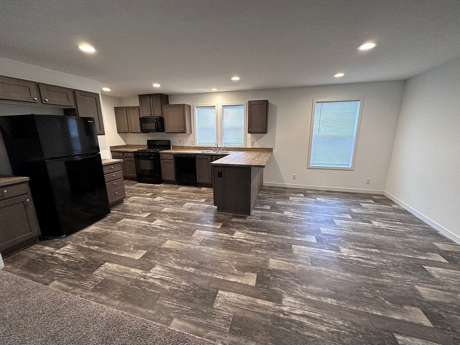 23501 Van Horn Rd 9D6FYK, Trenton, MI 48183 Zillow