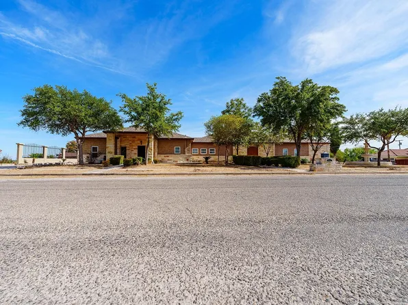301 N Broadview St, Del Rio, TX 78840