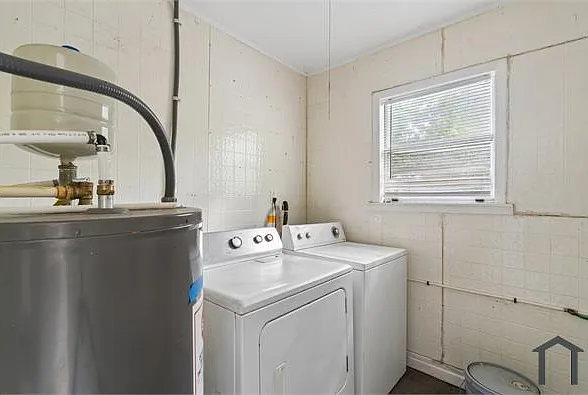 2616 Wood Dr NE — Photo 18