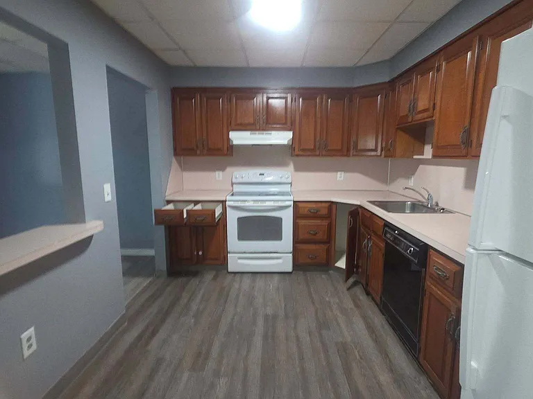 27-43 Framingham Dr — Photo 7