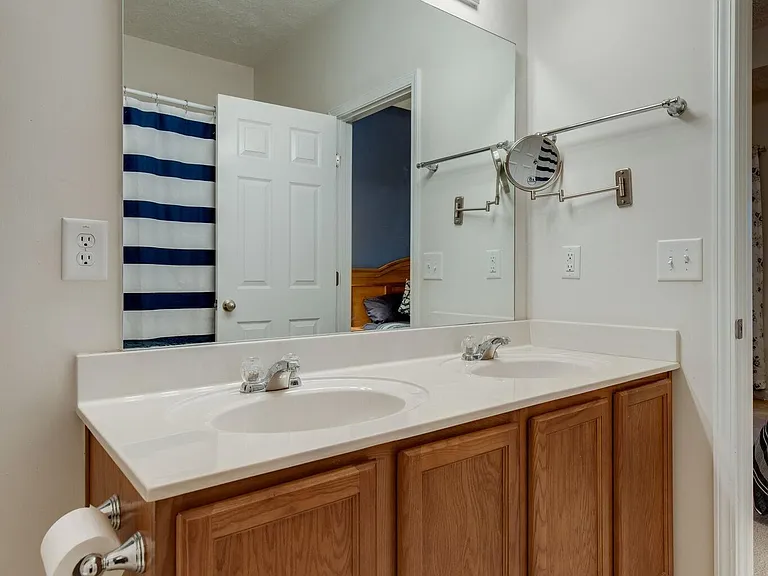 8360 Rossi Rd — Photo 23