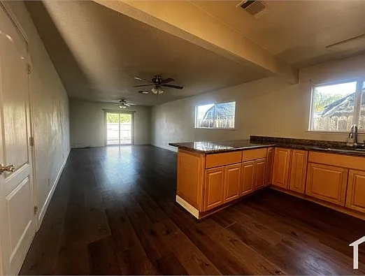 4 bed, 1632 sqft, $3,496 — Photo 3