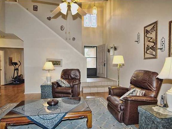 3rd image of 1084 Verbena Dr