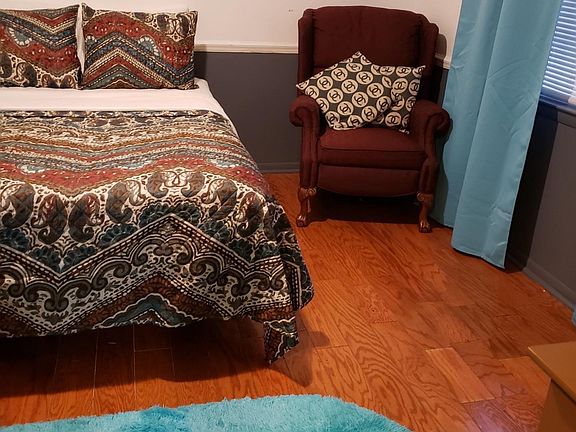 5th image of 852 Sun Valley Rd