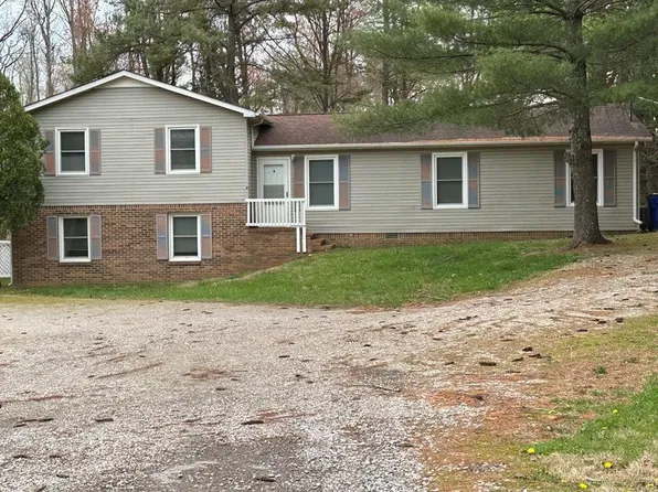 1347 Mountain View Dr, Cookeville, TN 38506