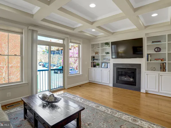 2537 S Kenmore Ct, Arlington, VA 22206