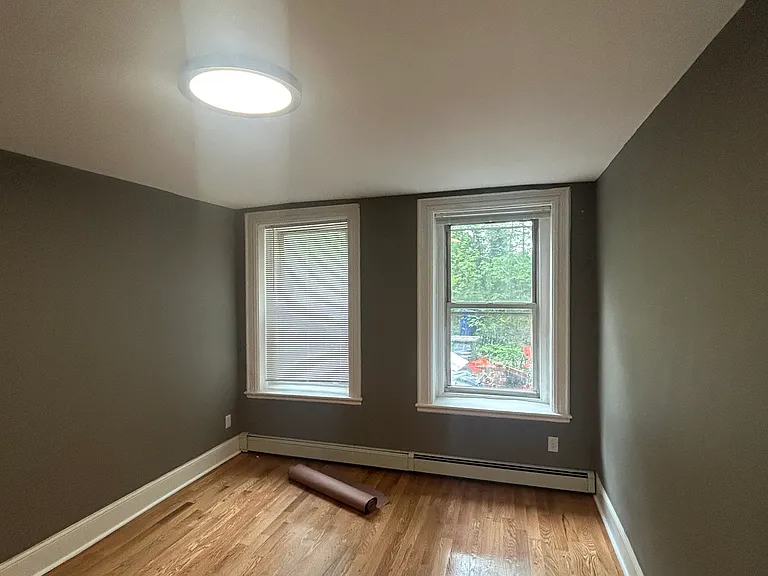 31 Newton St #1A — Photo 24