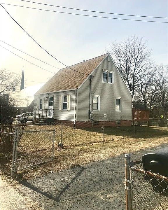 2nd image of 301 Funston Ave