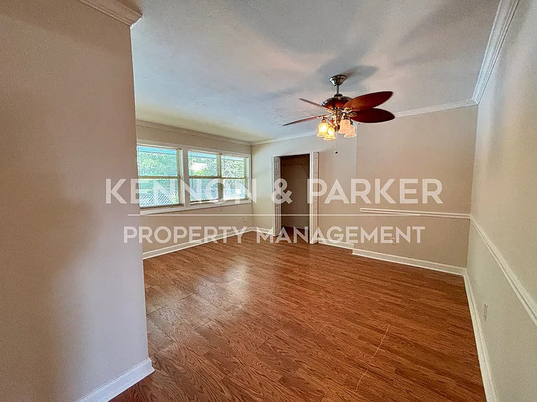 4494 Longview Dr — Photo 19