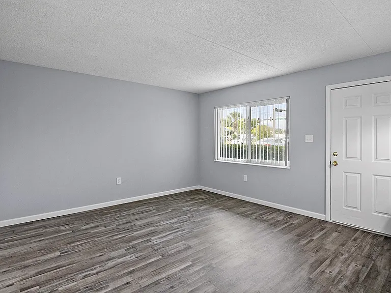 Ridge Manor Apartments — Photo 22