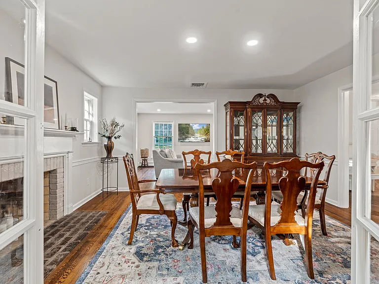 341 Crum Creek Ln — Photo 46