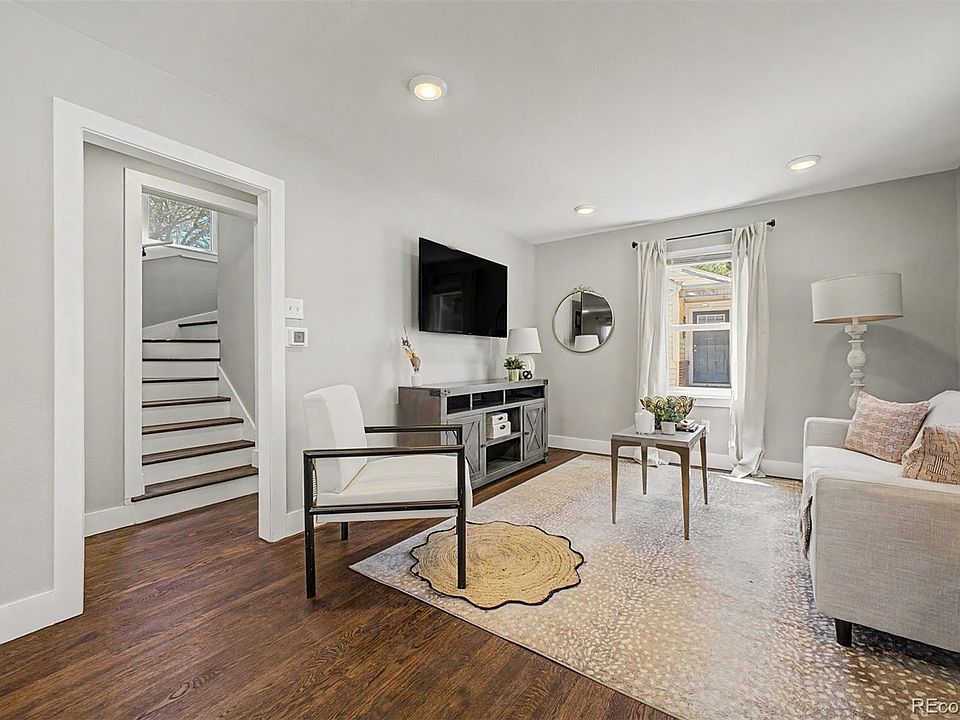 1st image of 1870 W Beekman Place