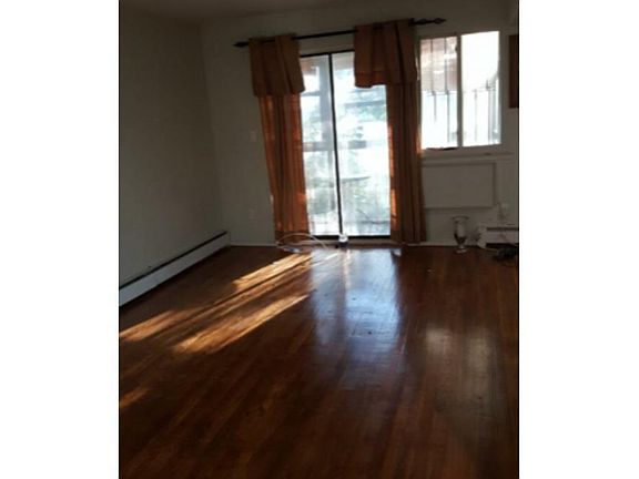 5th image of 11907 28th Ave #3