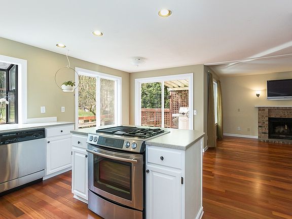 5th image of 2607 NE 184th Pl