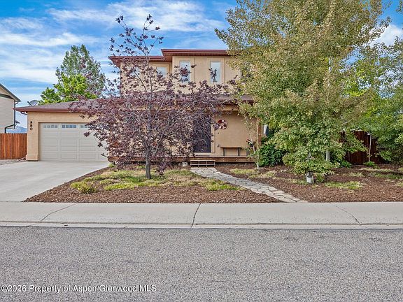 4th image of 980 E 19th St