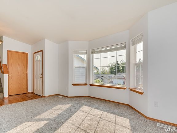 3rd image of 17511 Highland View Dr