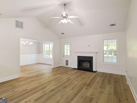 4th image of 4595 Barnett Shoals Rd
