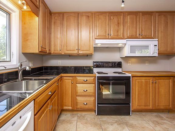 3rd image of 1412 Delta Dr