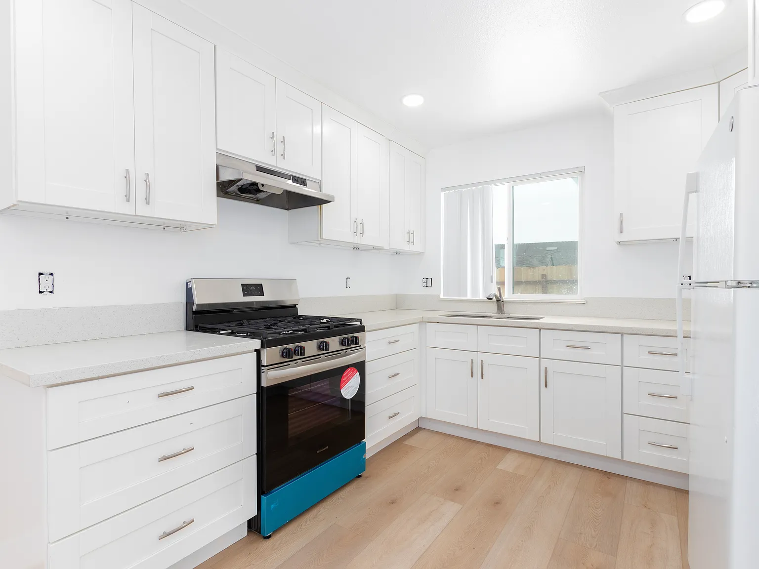 4 bed, 1250 sqft, $3,900 — Photo 2