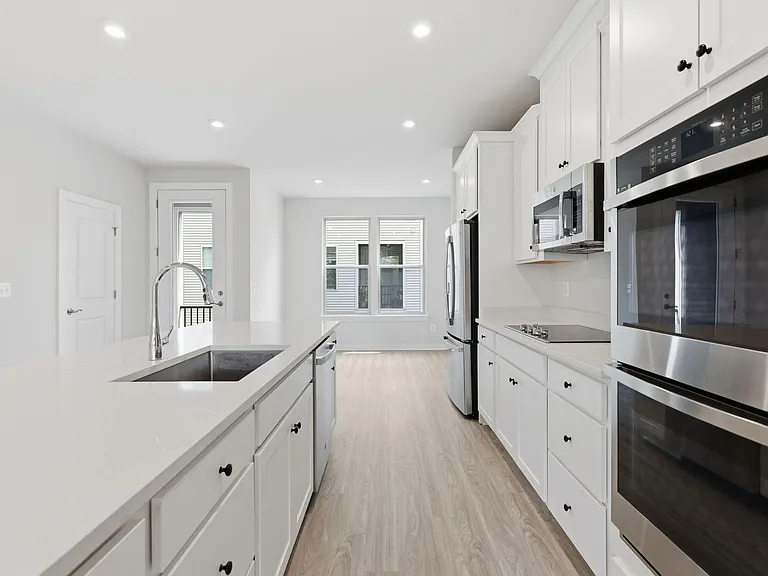2118 Acadia Rd — Photo 14
