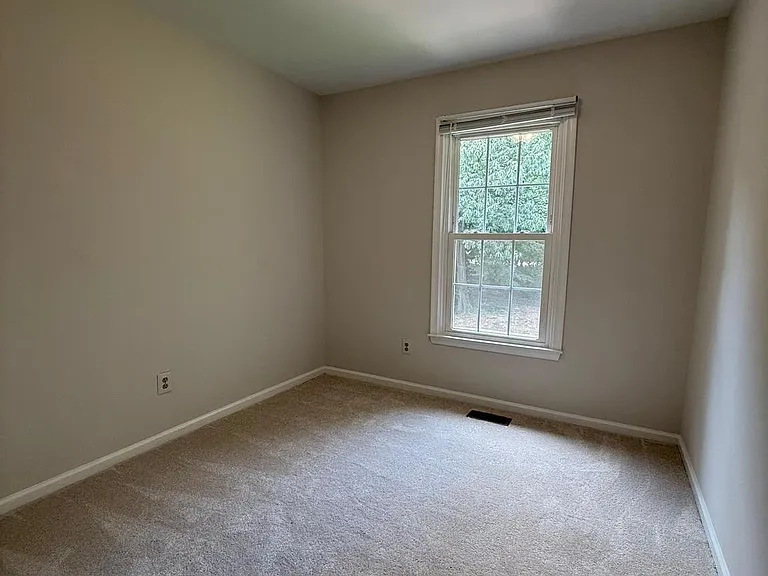 8442 Springfield Oaks Dr — Photo 17