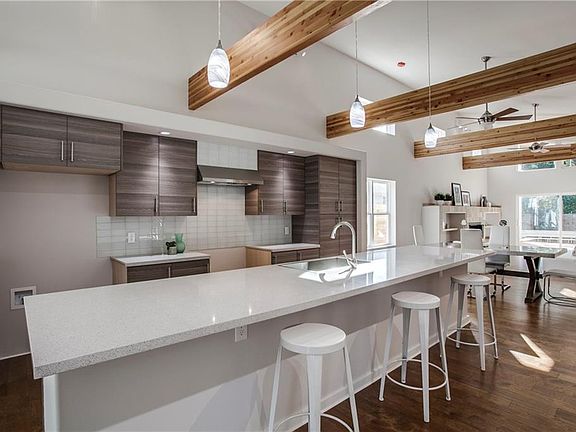 2nd image of 8818 Forest Hills Blvd