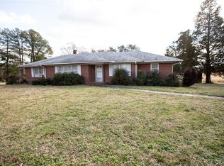 325 Fairgrounds Rd, Farmville, VA 23901