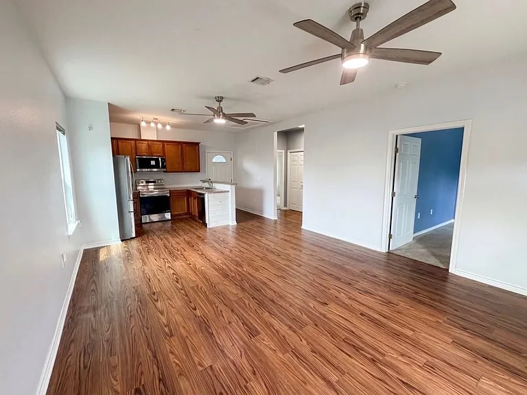 4417 Edward St — Photo 9