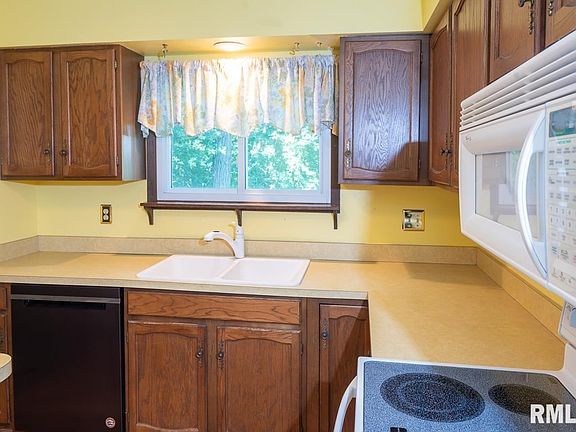 4th image of 626 Cherokee Ct