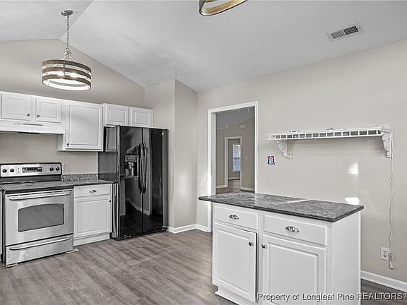 3rd image of 461 Northwoods Dr