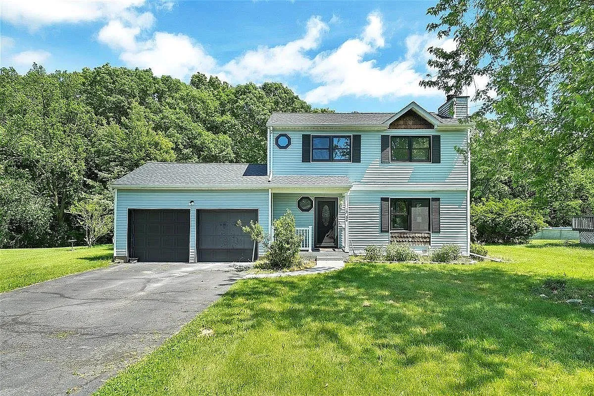5 bed, 2494 sqft, $3,450 — Photo 1