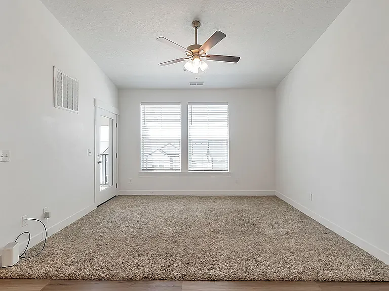 1023 N Sawtooth Way #HH-203 — Photo 6