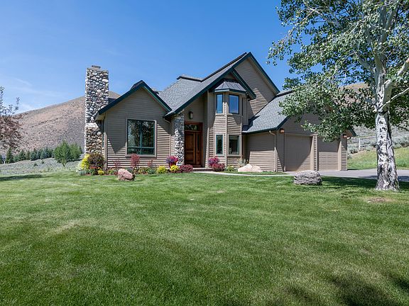2nd image of 105 Columbine Cir