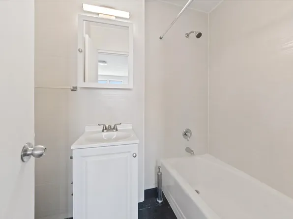 2630 Kingsbridge Terrace image 13 of 27