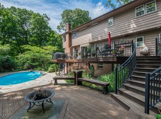 390 Ski Trl, Kinnelon, NJ 07405