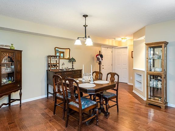 3rd image of 351 Fencerail Way APT K
