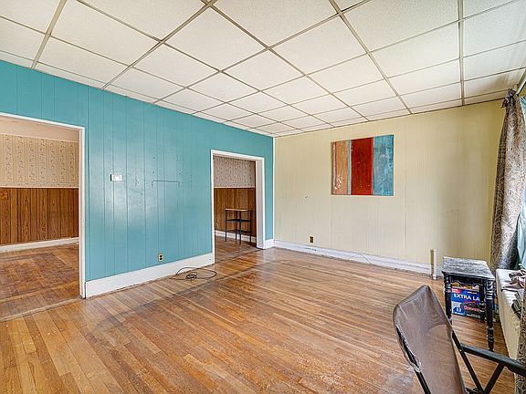 3rd image of 124 Wright Ave