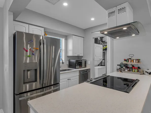 1006 NE 18th St, Fort Lauderdale, FL 33305