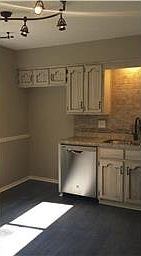 5th image of 416 NE Lakeview Dr