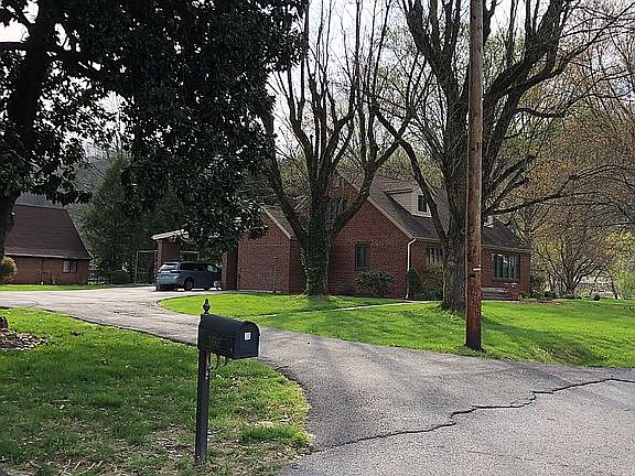Driveway Ent Cedar Drive