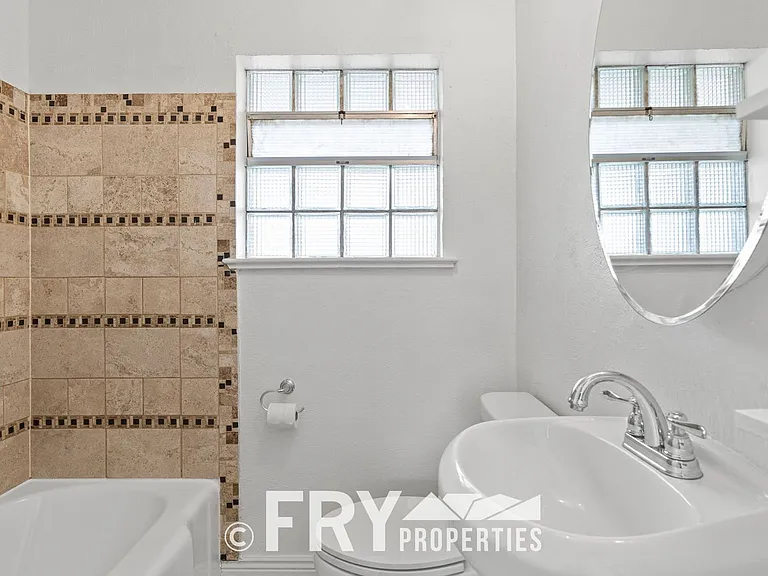 3446 N Adams St — Photo 26