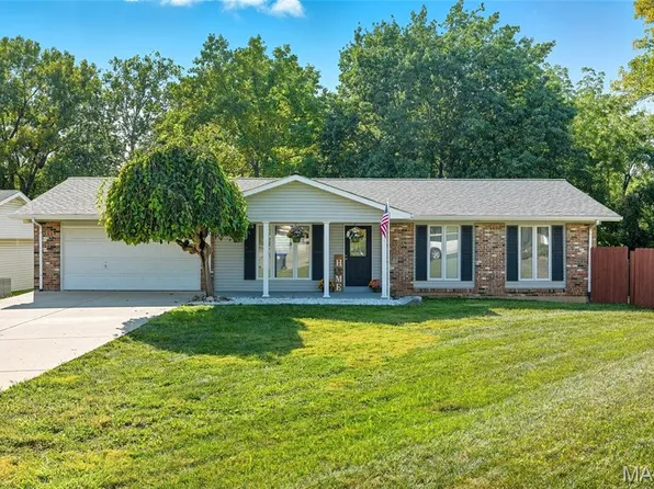 132 Plum Tree Dr, Saint Peters, MO 63376