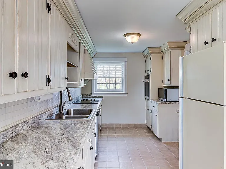 106 Middleboro Rd — Photo 21
