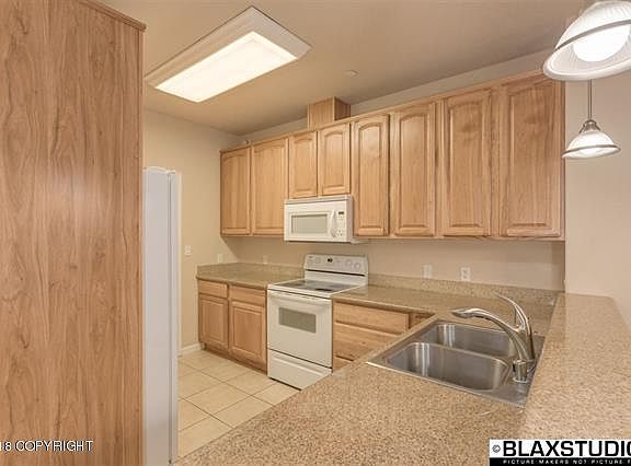 3rd image of 4427 Condor Ct