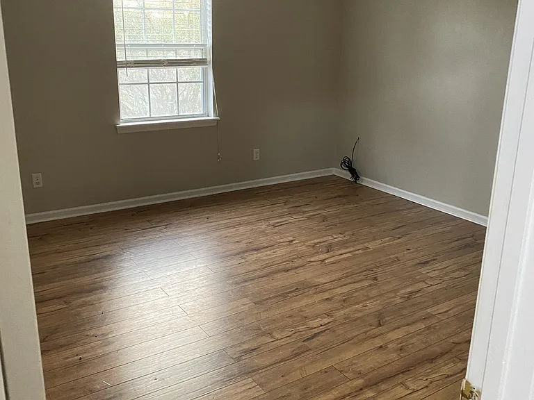 386 Arlington Dr — Photo 12