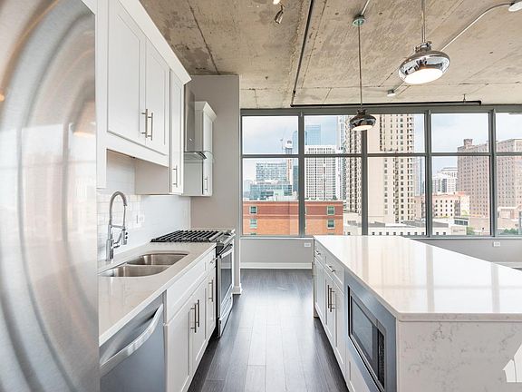 4th image of 50 E 16th St #804E