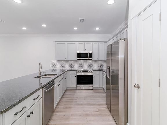 Spacious kitchen