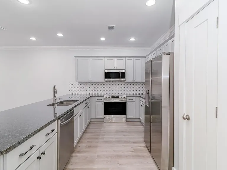 Spacious kitchen