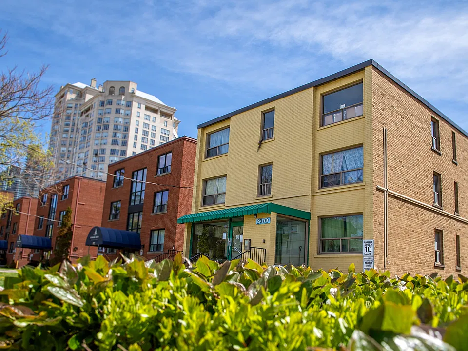 2309 Lake Shore Blvd W #206