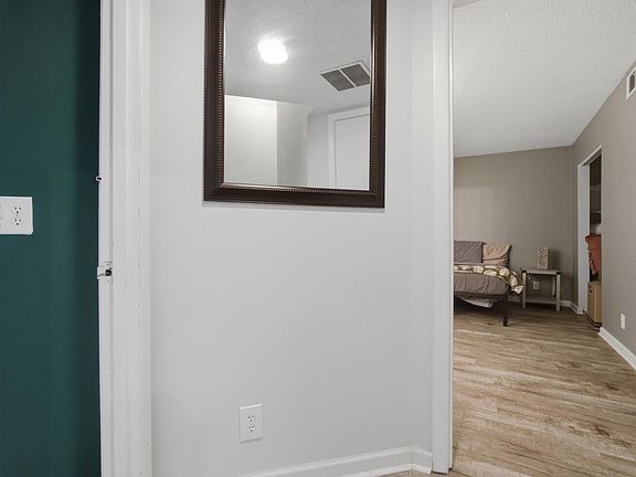 3rd image of 15 Cassia Ct